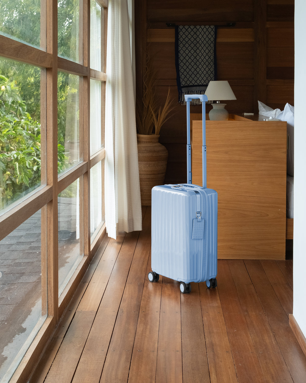 Bold Cabin Bag