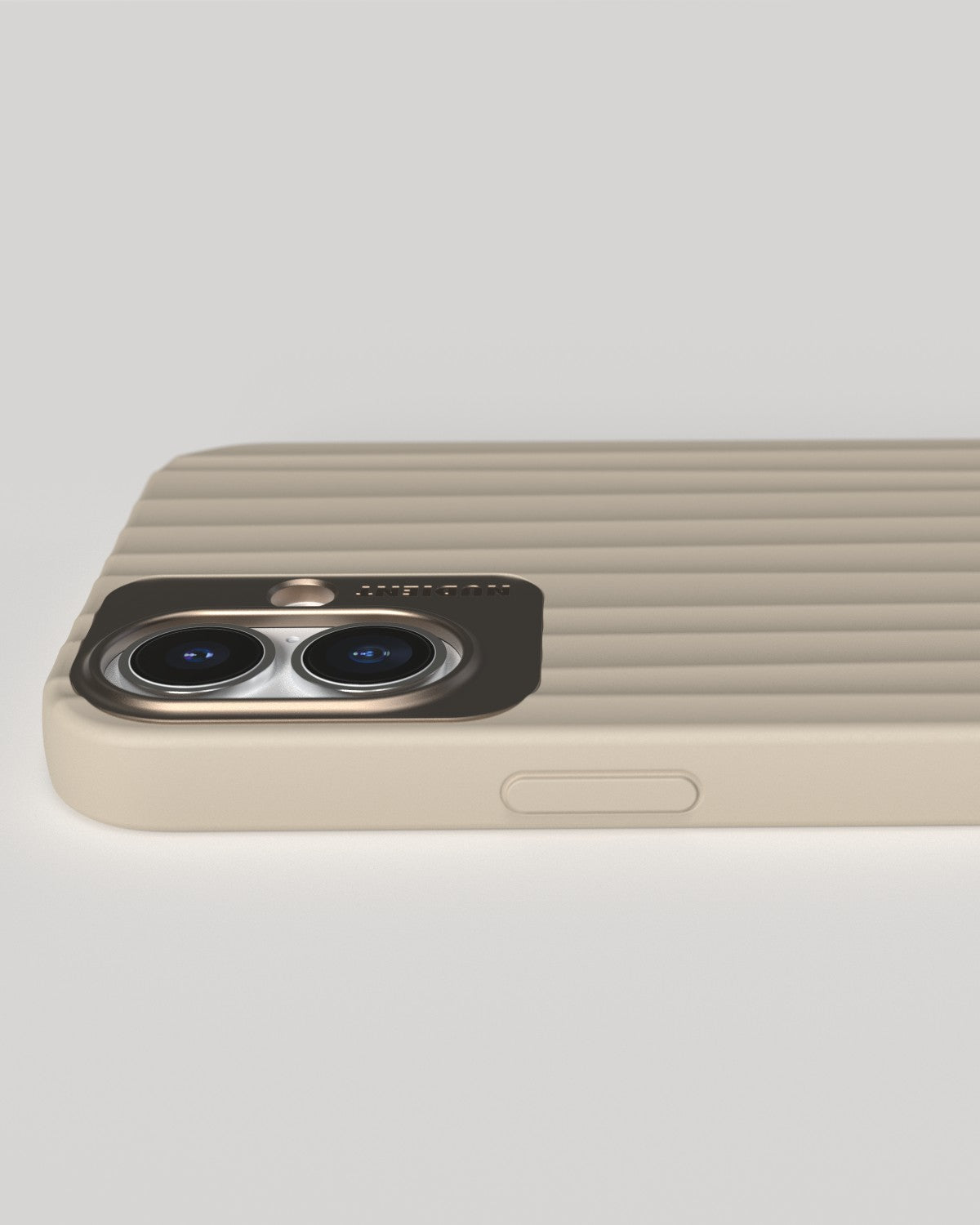 Bold Case - iPhone 16 Plus - Linen Beige & Olive Green