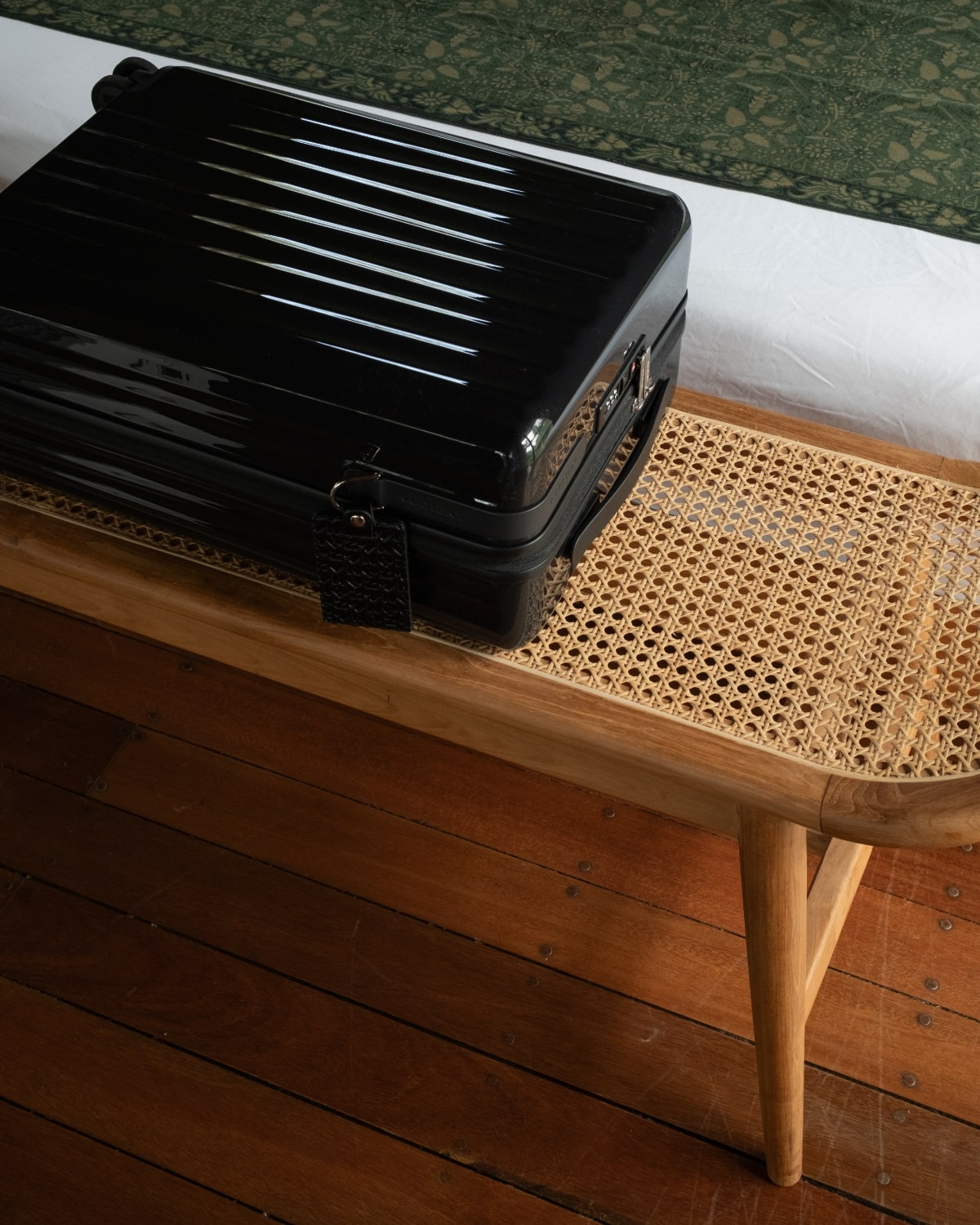 Bold Cabin Bag